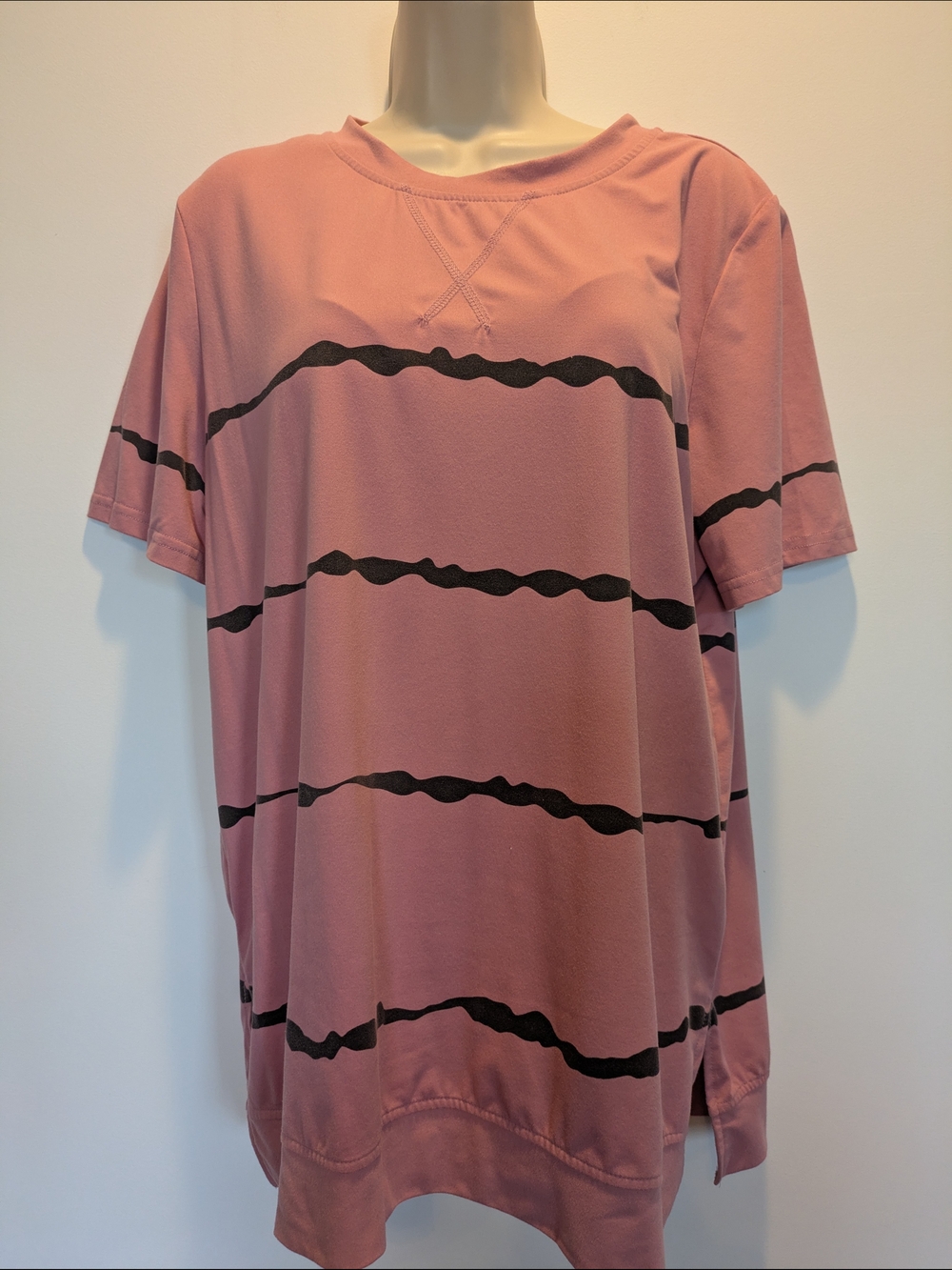 💙 3/$20 Chic Nation Dusty Rose Short-Sleeve Tee with Navy Wave Stripes Large